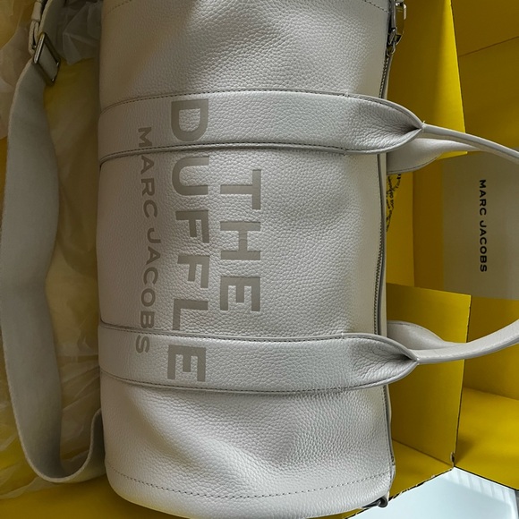 NWT Marc Jacobs The Duffle Leather Large - Picture 9 of 11